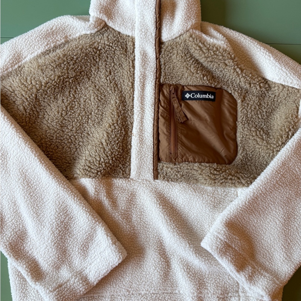 Columbia Cream and Tan Fleece Jacket